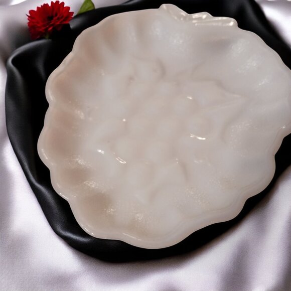 Vintage Hazel Atlas Milk Glass Strawberry Grape Candy Trinket Dishes – Set of 2 - Picture 5 of 13